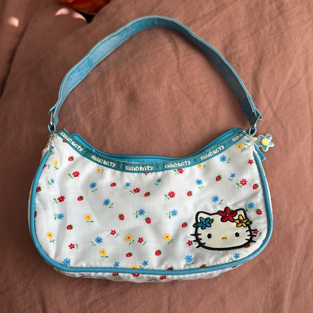 Hello kitty purse from Y2K
